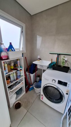 Casa com 02 dormitórios, sendo 01 suíte na Chácara Hamburguesa 