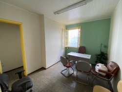 Casa histórica comercial para locação no Centro 