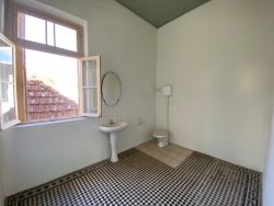 Casa histórica comercial para locação no Centro 