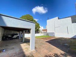 Casa histórica comercial para locação no Centro 