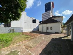 Casa histórica comercial para locação no Centro 