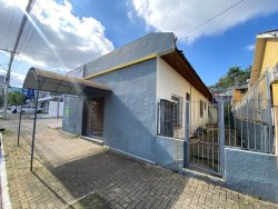 Casa comercial para locação no Centro 