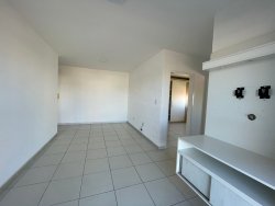 Apartamento com 02 dormitórios no Edifício Brodoski 