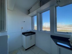 Apartamento com 02 dormitórios no Edifício Brodoski 