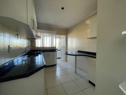Apartamento com 02 dormitórios no Edifício Brodoski 