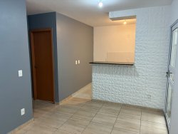 Apartamento térreo com 02 dormitórios no Porto Saint Germain 