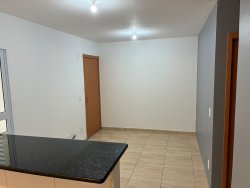 Apartamento térreo com 02 dormitórios no Porto Saint Germain 