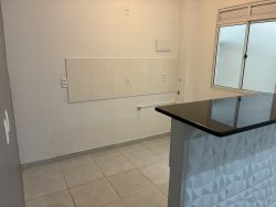 Apartamento térreo com 02 dormitórios no Porto Saint Germain 