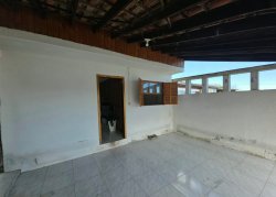 Casa com 03 dormitórios no Bairro Ideal 