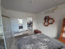 Casa com 03 dormitórios no Bairro Ideal 