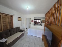 Casa com 03 dormitórios no Bairro Ideal 