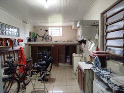 Casa com 03 dormitórios no bairro Liberdade 