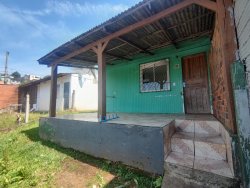 Casa com 02 dormitórios no Bairro Boa Saúde 