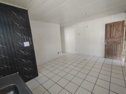 Casa com 02 dormitórios no Bairro Boa Saúde 