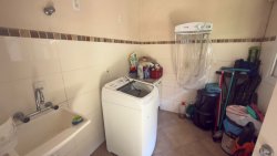 Casa com 03 dormitórios, sendo 01 suíte no bairro Rondônia 