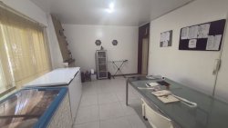 Casa com 03 dormitórios sendo 01 suíte com sacada para locação no bairro Rondônia 