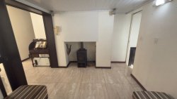 Casa com 03 dormitórios sendo 01 suíte com sacada para locação no bairro Rondônia 