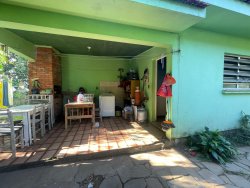 Casa com 03 dormitórios no bairro Liberdade 