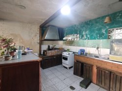 Casa comercial com 02 dormitórios no bairro Rondônia 