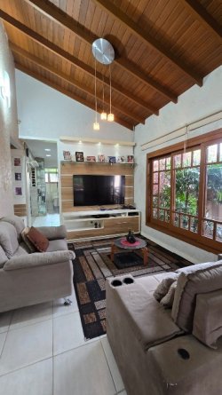 Casa plana com 02 dormitórios no bairro Rondônia 