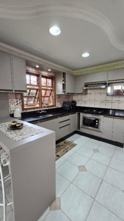 Casa plana com 02 dormitórios no bairro Rondônia 