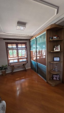 Casa plana com 02 dormitórios no bairro Rondônia 