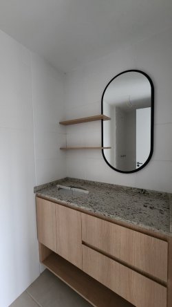 Apartamento semimobiliado no Residencial Uptown 
