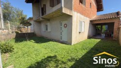 Casa com 03 dormitórios no bairro Lomba Grande 