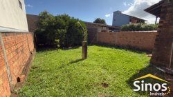 Casa com 03 dormitórios no bairro Lomba Grande 
