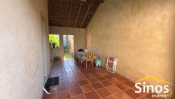 Casa com 03 dormitórios no bairro Lomba Grande 