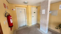 Apartamento com 02 dormitórios sendo 01suíte no Residencial Ilha da Madeira 