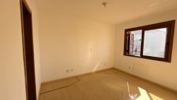 Apartamento com 02 dormitórios sendo 01suíte no Residencial Ilha da Madeira 