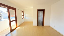 Apartamento com 02 dormitórios sendo 01suíte no Residencial Ilha da Madeira 