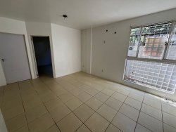 Apartamento térreo com 02 dormitórios no Residencial Timbaúvas 