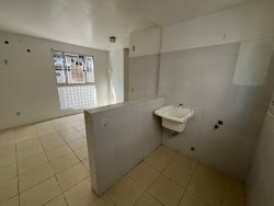 Apartamento térreo com 02 dormitórios no Residencial Timbaúvas 