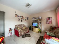 Casa com 03 dormitórios no bairro Canudos 