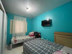 Casa com 03 dormitórios no bairro Canudos 