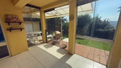 Casa com 03 dormitórios, sendo 01 suíte com sacada no bairro Rondônia 
