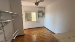 Casa com 03 dormitórios, sendo 01 suíte com sacada no bairro Rondônia 