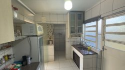 Casa com 03 dormitórios, sendo 01 suíte com sacada no bairro Rondônia 