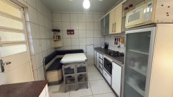 Casa com 03 dormitórios, sendo 01 suíte com sacada no bairro Rondônia 