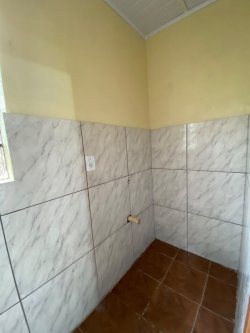 Casa condominial com 02 dormitórios para locação no bairro Canudos  