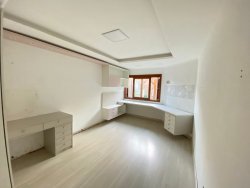 Casa com 03 dormitórios no bairro Hamburgo Velho 