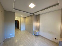 Casa com 03 dormitórios no bairro Hamburgo Velho 