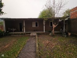 Casa com 02 dormitórios no bairro São Jorge 