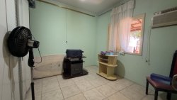 casa com 03 dormitórios no bairro lomba grande 