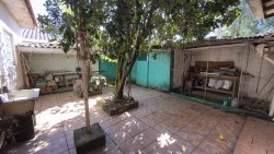 casa com 03 dormitórios no bairro lomba grande 