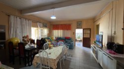 casa com 03 dormitórios no bairro lomba grande 