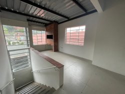 Prédio comercial com 469m² para locação em Hamburgo Velho 