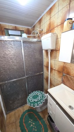 Casa com 02 dormitórios no bairro Feitoria 